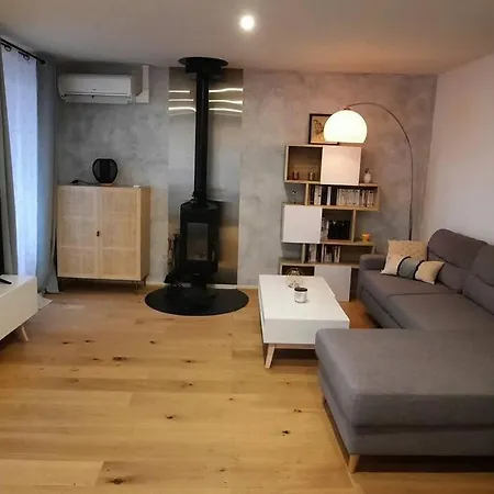 Semesterbostad Maison Au Calme Avec Terrasse, Climatise