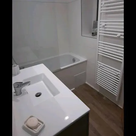 Maison Au Calme Avec Terrasse, Climatise