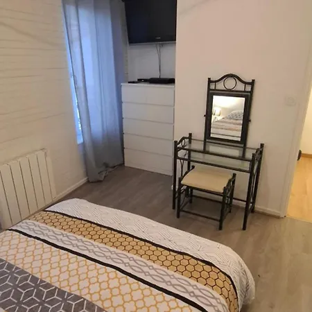 Maison Au Calme Avec Terrasse, Climatise * Vertaizon